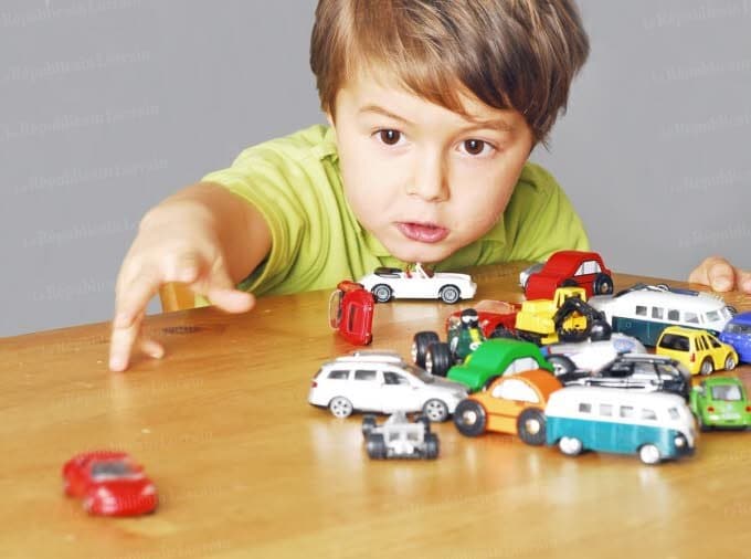 Comment les enfants peuvent s'éveiller par le jeu ? Startup Café