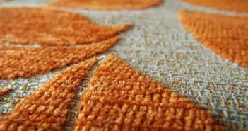 Nettoyage de tapis: 5 astuces pour vous débarrasser des taches tenaces