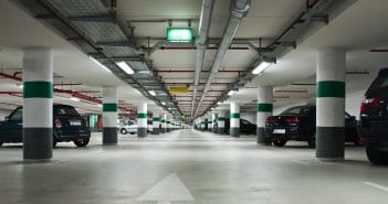 Déposer sa voiture dans un parking sécurisé