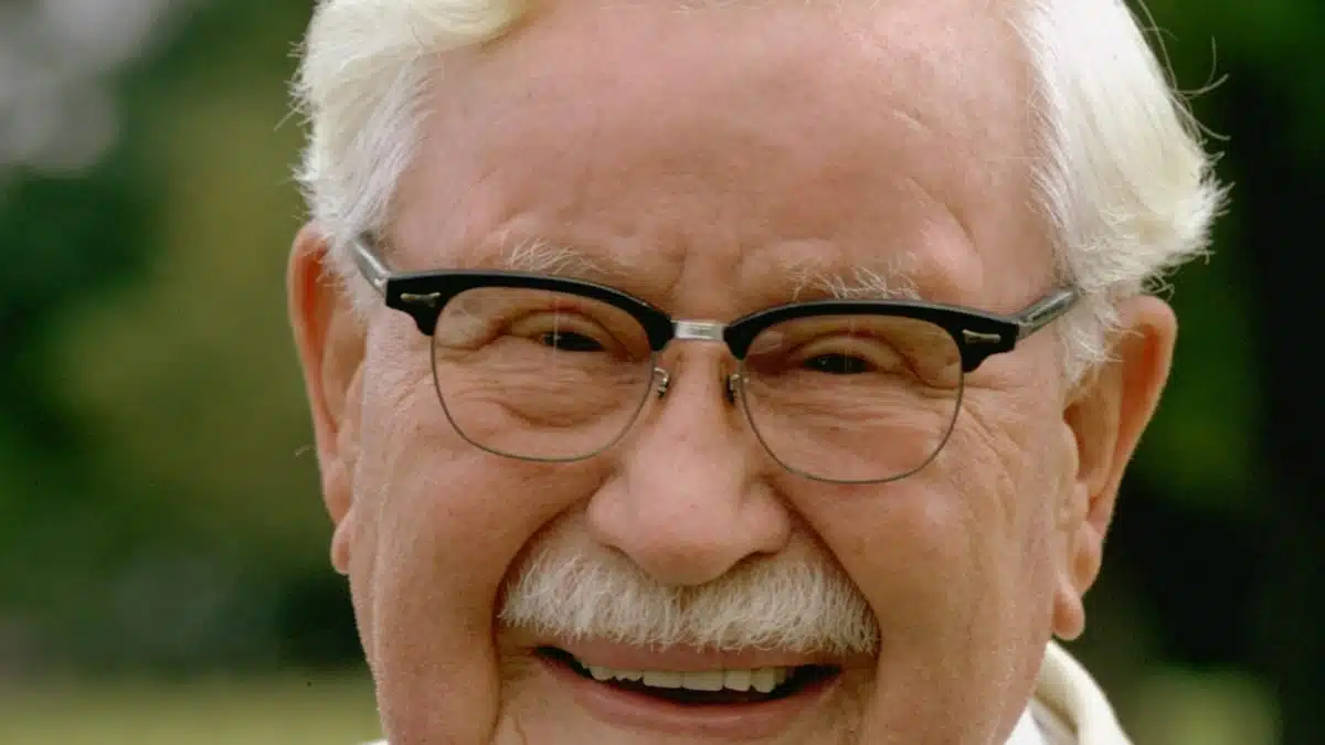 Colonel Sanders (sa taille, son poids) qui est sa femme 1